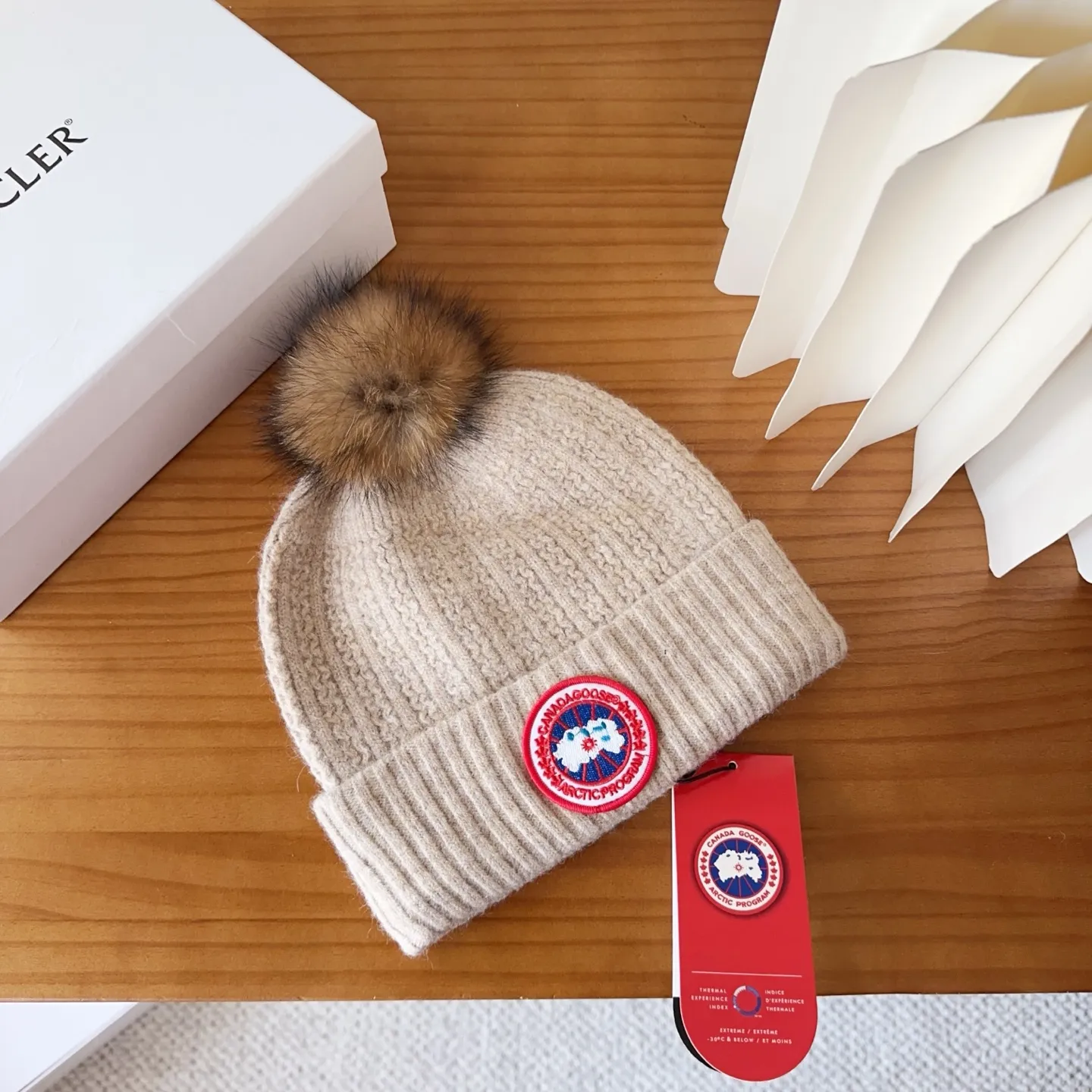 💰74 CANADA GOOSE Canada Goose winter warm cashmere cold hat. Rabbit wool material, thick feel, not easy to deform. Fashionable and versatile couple hat, imported embroidery logo, cashmere cotton yarn, head circumference: 55-58cm
